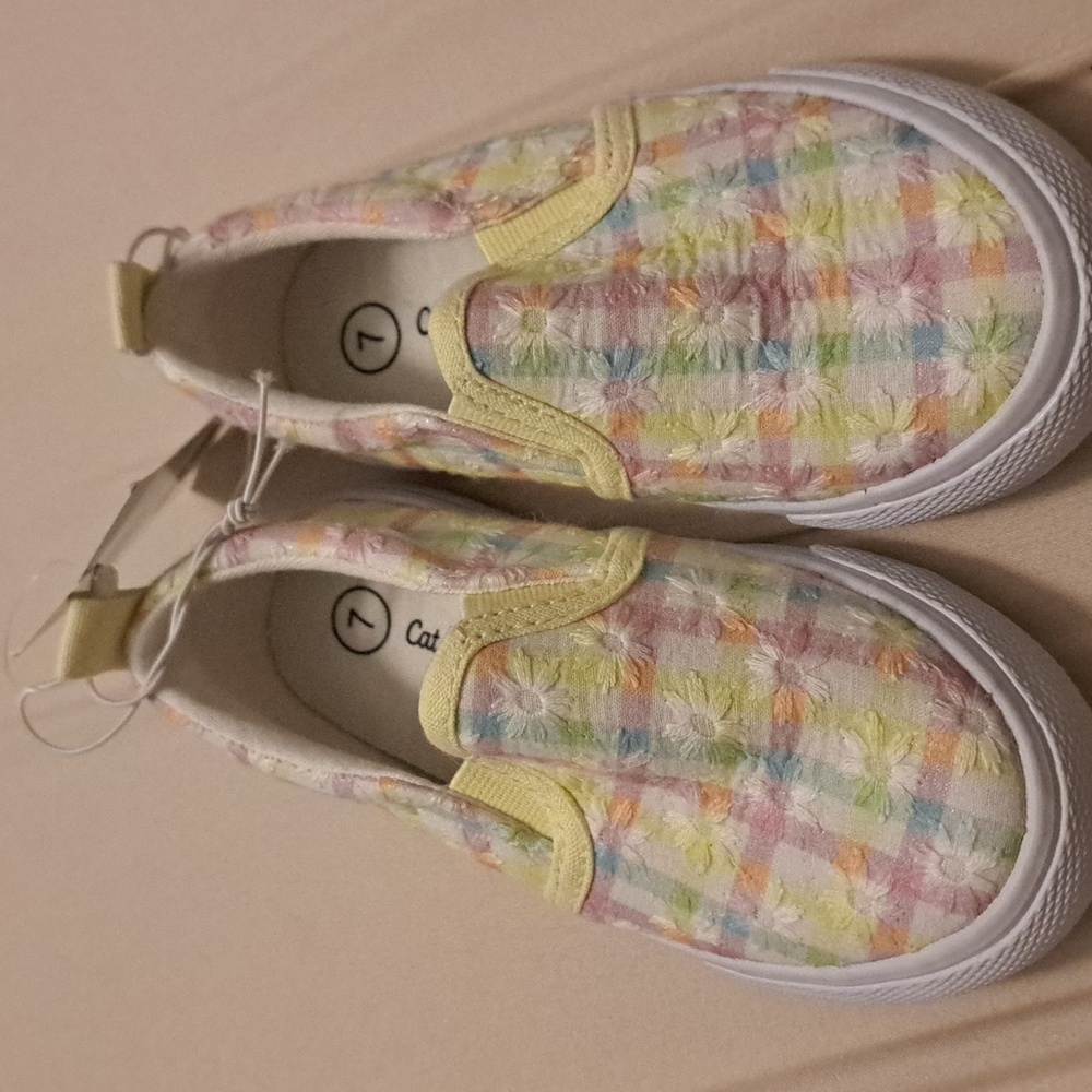 New slip on size 7 toddler shoes